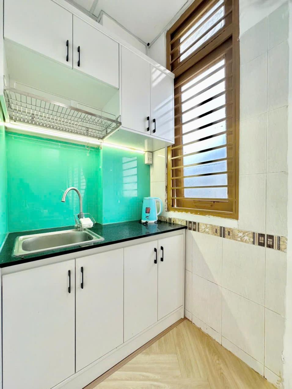 Tubi Khách sạn hẻo lánh *